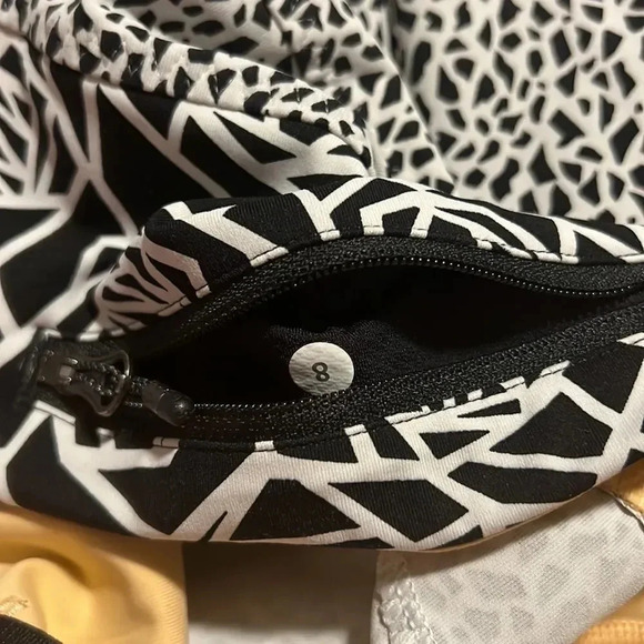 Lululemon Real Quick Tight Leggings Sz 8 - Picture 15 of 15